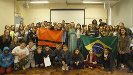 Migração e refúgio são temas da palestra ministrada por acadêmica de Serviço Social