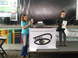 Leitura Inclusiva: Pessoas com Deficiência Visual na 46ª Feira do Livro de Santa Maria