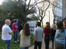 Visita dos servidores do Departamento de Arquivo Geral a Exposição Memória na Pista