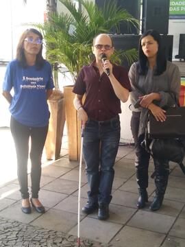 Leitura Inclusiva: Pessoas com Deficiência Visual na 46ª Feira do Livro de Santa Maria