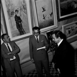 Exposição de pinturas do Dr. Telmo Corsenil com a presença do Reitor Mariano da Rocha Filho