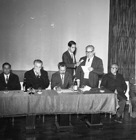 Solenidade de Entrega do Título Honoris Causa ao Ministro da Educação pela Faculdade de Economia ...