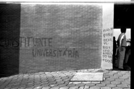 Pichação de Estudantes no Prédio da Administração Central