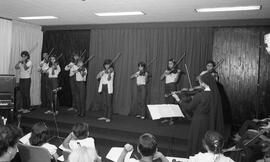 Apresentação do Método Suzuki de Violinos em Homenagem ao Criador do Método Suzuki