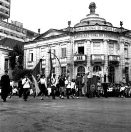 Desfile da USM no aniversário da Revolução Democrática