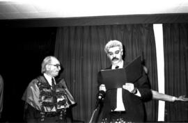 Entrega do título Honoris Causa ao Carlos Scliar