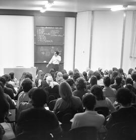 Aulas Práticas e Teóricas de Alunos de Graduação na Cidade Universitária