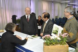 Homenagem a fotógrafos e lançamento de livro do DAG